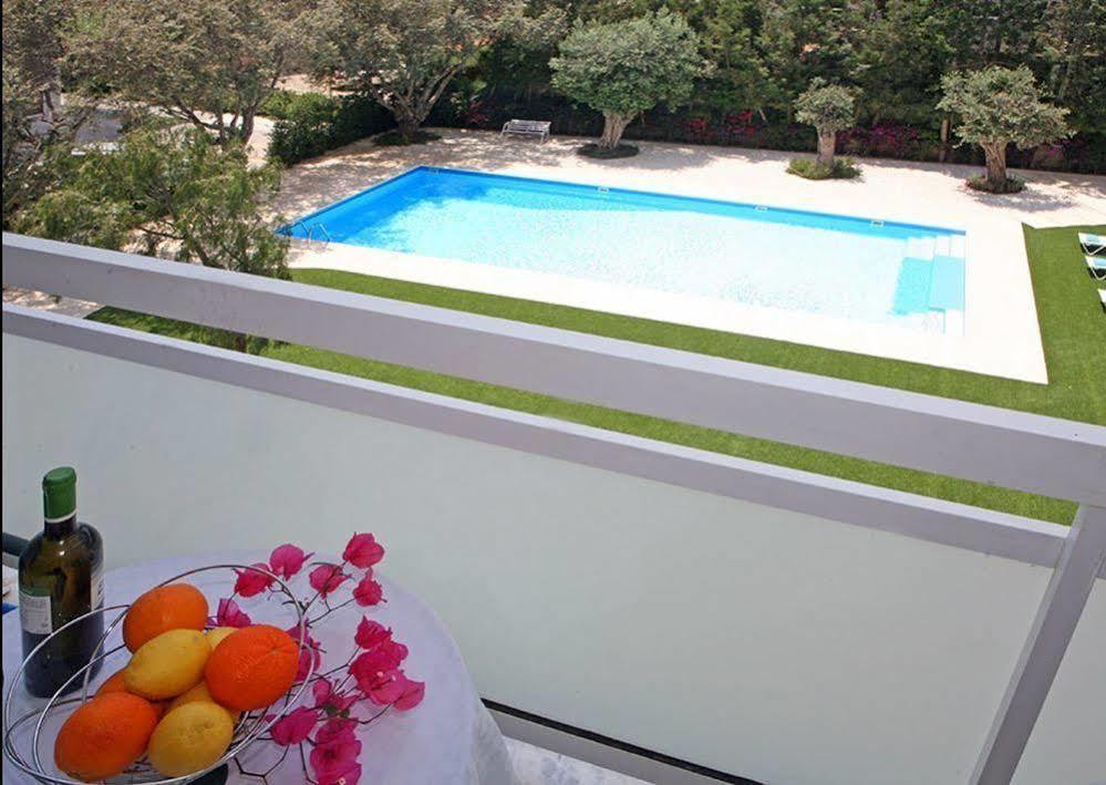 Corina Suites And Apartments Limassol Exteriör bild