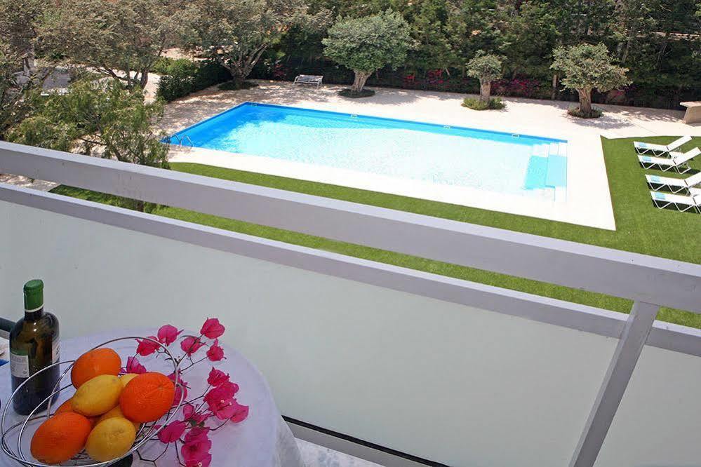 Corina Suites And Apartments Limassol Exteriör bild